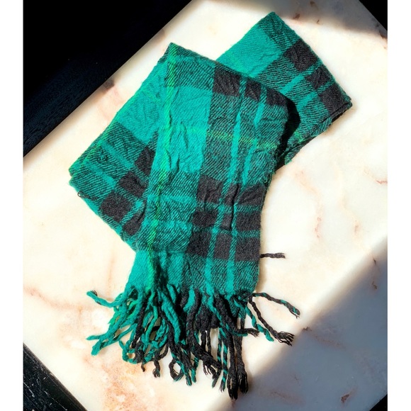 PLAID SCARF_GREEN + BLACK - Picture 2 of 6